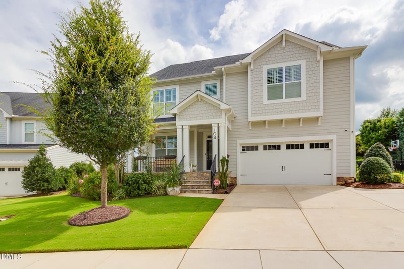 104 Hackamore Ln, Raleigh, NC 27606