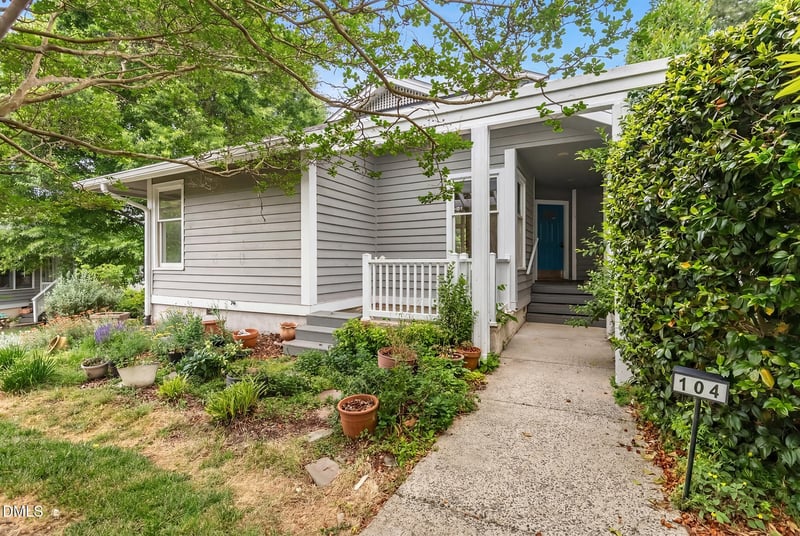 104 Homewood Dr, Chapel Hill, NC 27514
