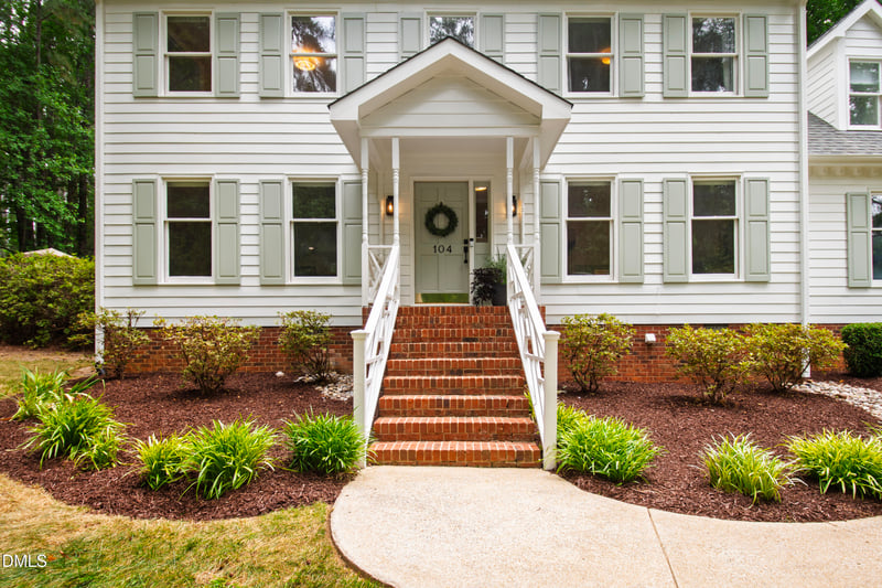 104 Larkwood Ln, Cary, NC 27518