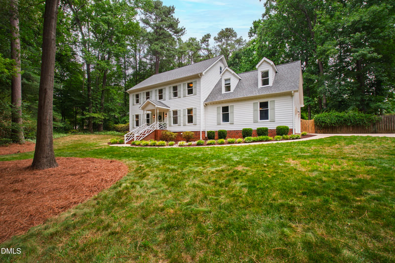 104 Larkwood Ln, Cary, NC 27518