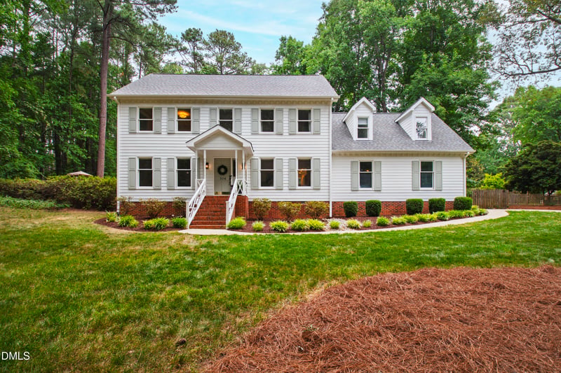104 Larkwood Ln, Cary, NC 27518