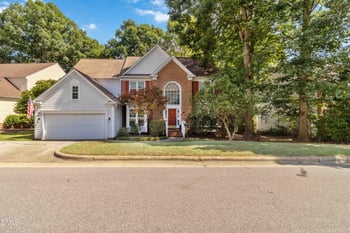 104 Strathburgh Ln, Cary, NC 27518