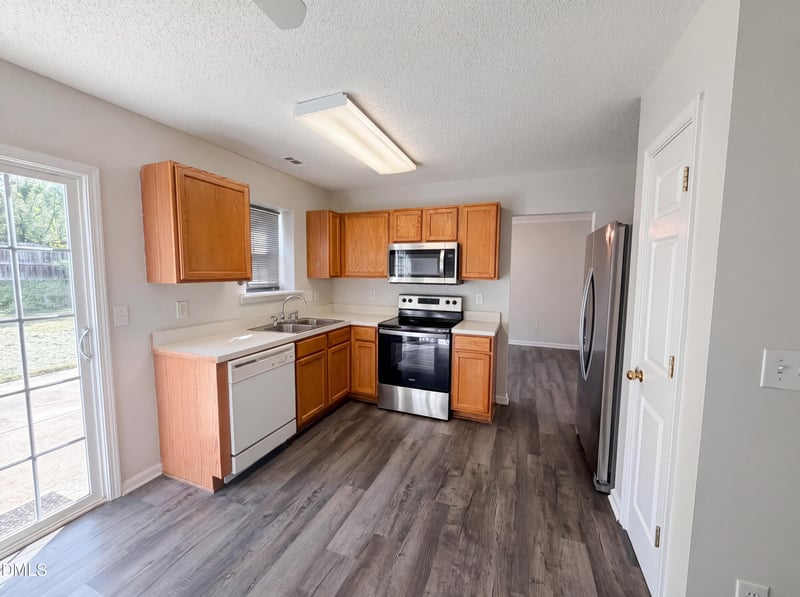 104 Valley Glen Dr, Morrisville, NC 27560