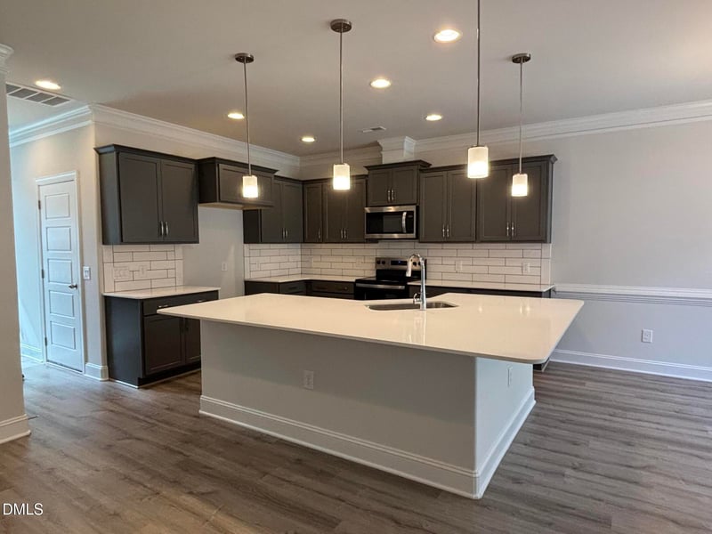 1044 Beechcraft Dr, Mebane, NC 27302