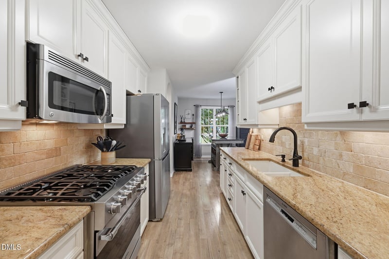 1044 S Willhaven Dr, Fuquay Varina, NC 27526