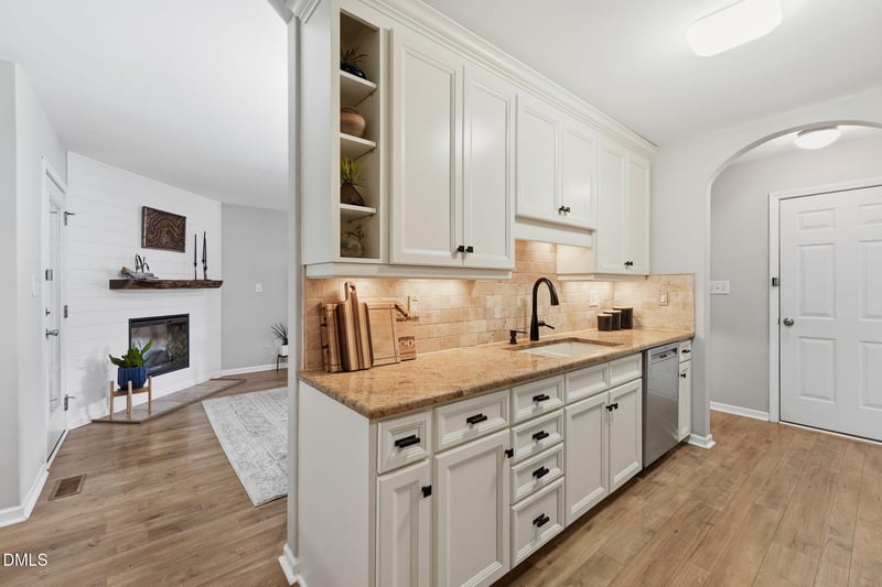 1044 S Willhaven Dr, Fuquay Varina, NC 27526