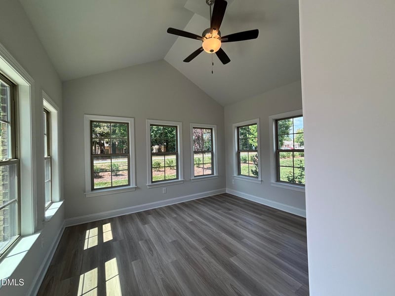 1048 Beechcraft Dr, Mebane, NC 27302