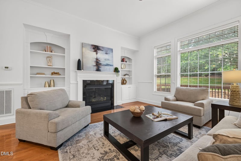 1049 Kennicott Ave, Cary, NC 27513