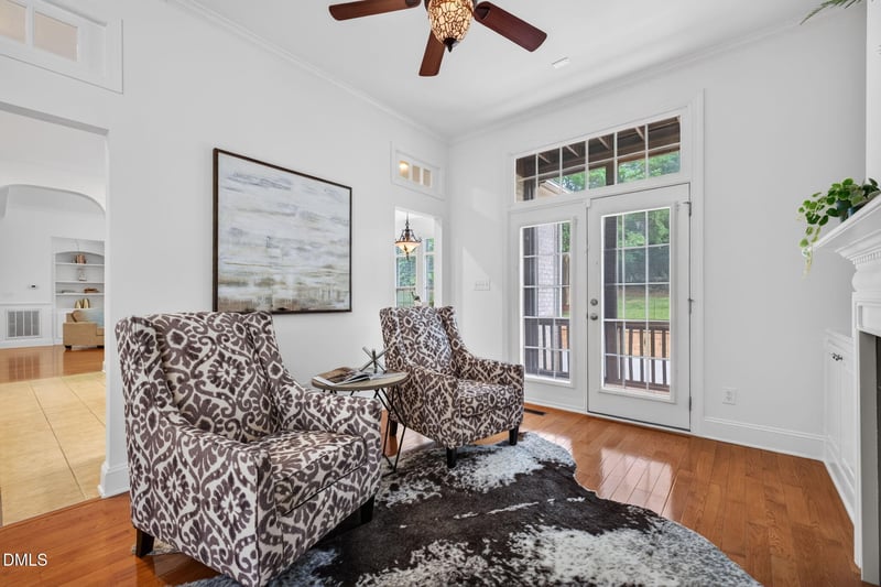 1049 Kennicott Ave, Cary, NC 27513