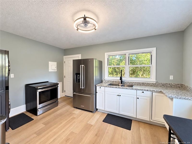 1049 Winslow St, Fayetteville, NC 28306