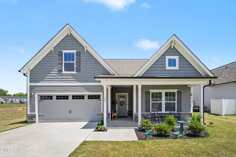 105 Benson Village Dr, Benson, NC 27504