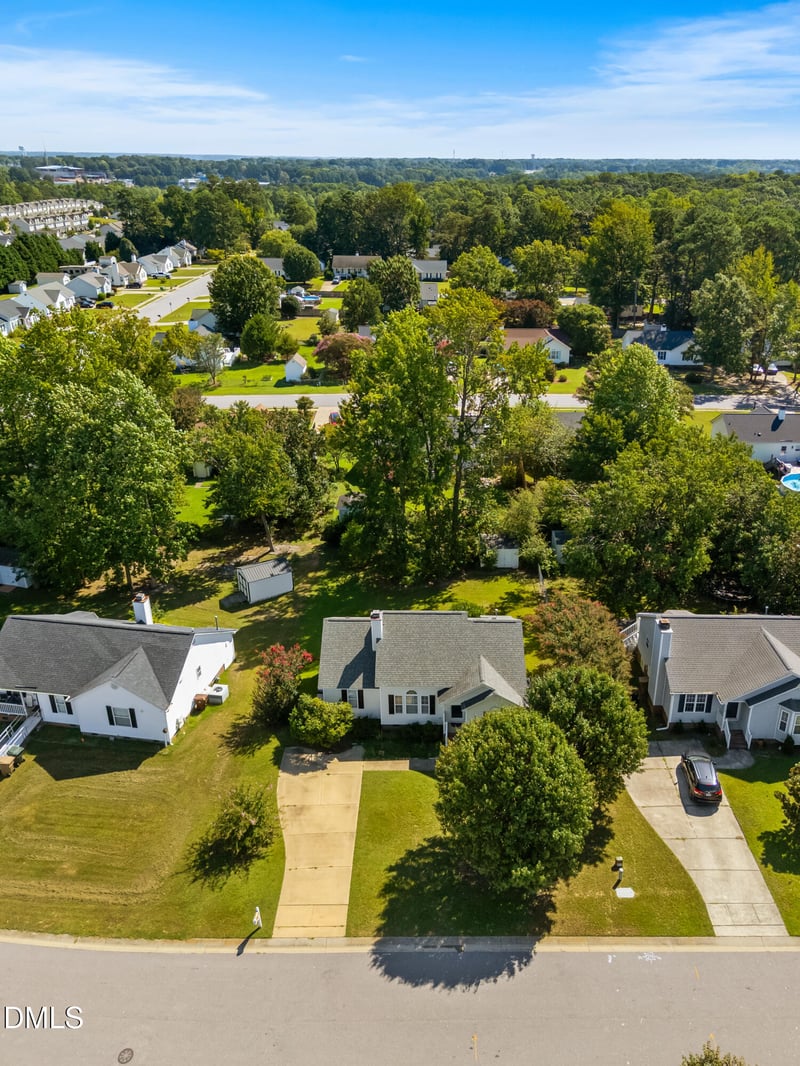 105 Mckenzie Cir, Clayton, NC 27520