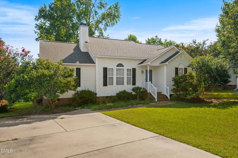 105 Mckenzie Cir, Clayton, NC 27520
