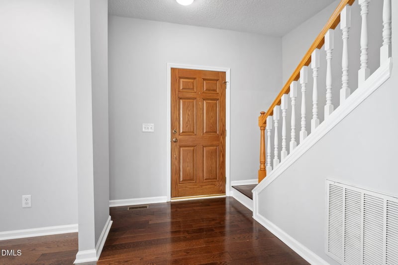 105 New Parkside Dr, Chapel Hill, NC 27516