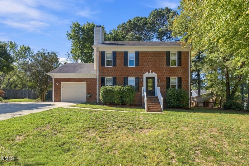 105 Pinewood Dr, Apex, NC 27502