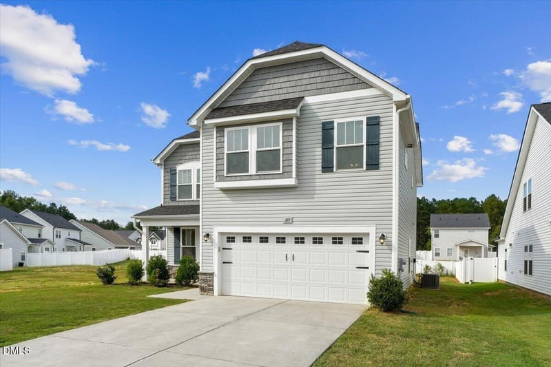 105 Wicklow Ct, Clayton, NC 27527