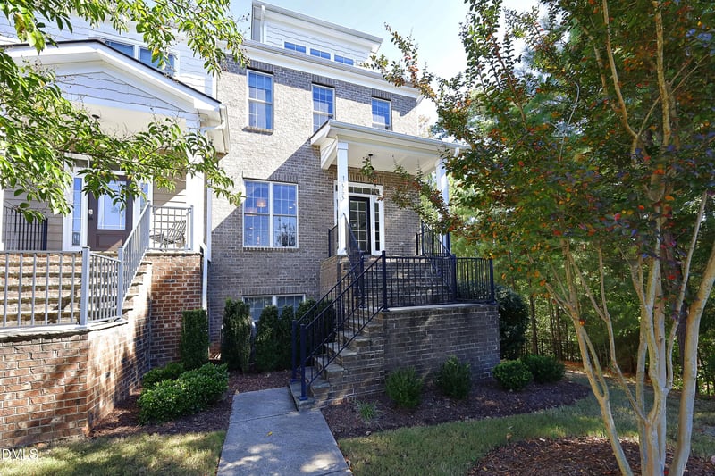 1050 Residents Club Dr, Cary, NC 27519