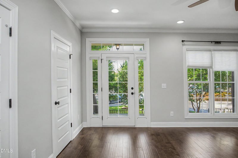 1050 Residents Club Dr, Cary, NC 27519