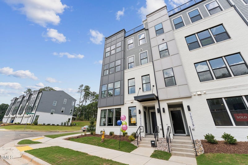 10524 Bailey Branch Dr #201, Raleigh, NC 27614