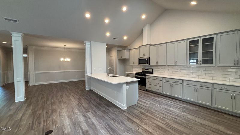 1053 Beechcraft Dr #124, Mebane, NC 27302