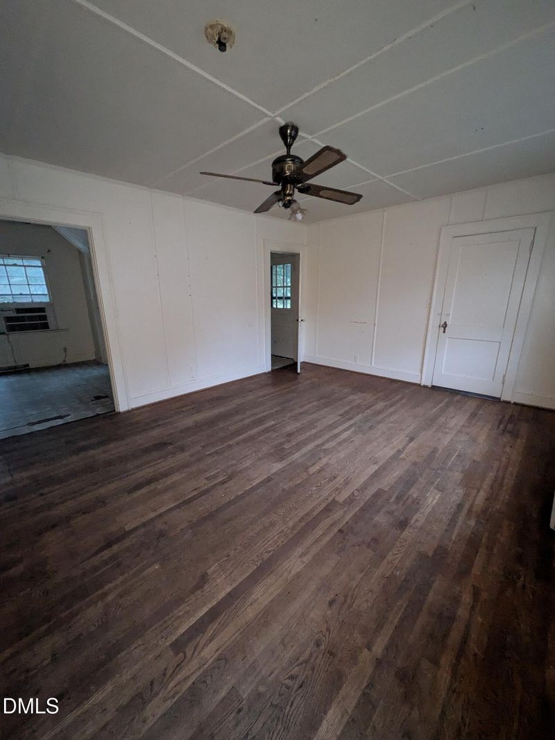 106 1st St, Erwin, NC 28339