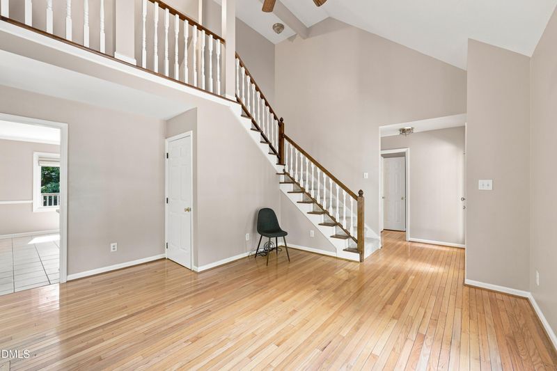 106 Barcelona Ct, Cary, NC 27513