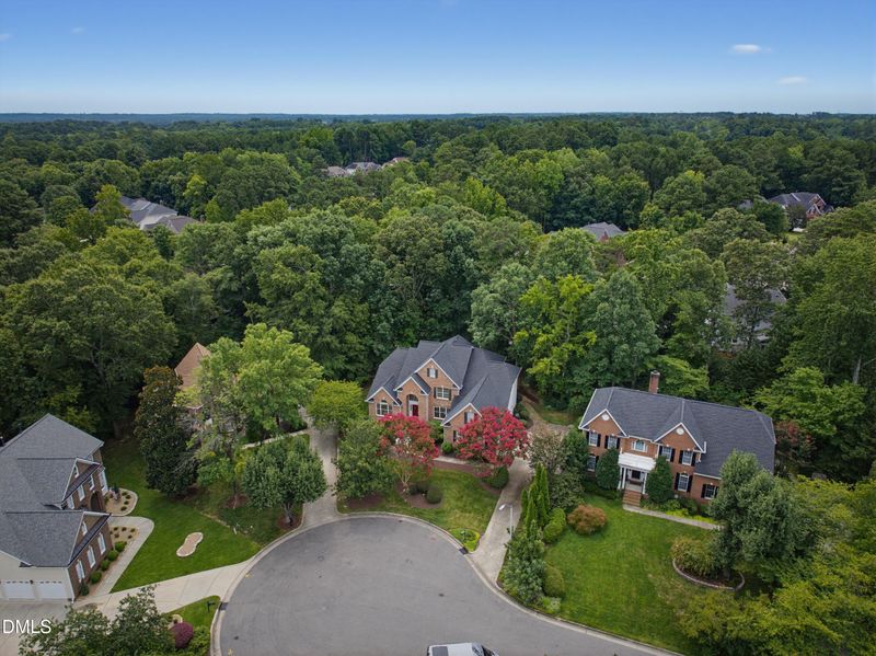 106 Debrock Ct, Cary, NC 27519