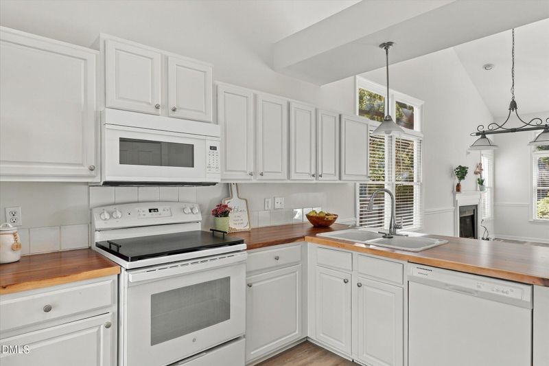 106 Ethans Glen Ct, Cary, NC 27513