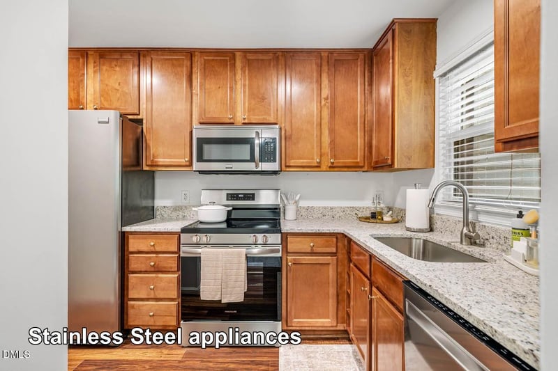 106 Gunston Ct, Chapel Hill, NC 27514