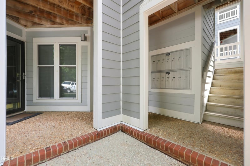 1061 Wirewood Dr, Raleigh, NC 27605