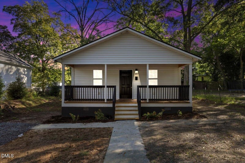 107 S 4th St, Sanford, NC 27330
