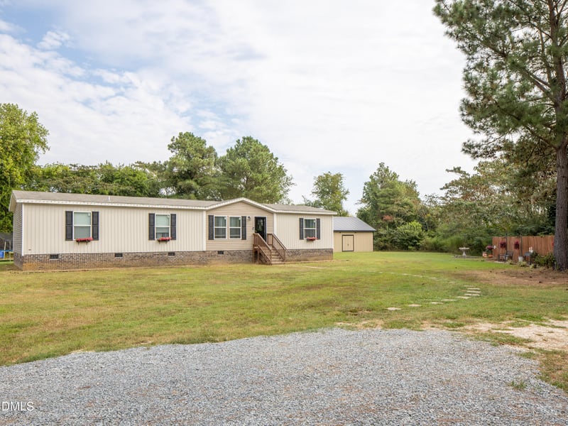 107 Lori Ln, Dunn, NC 28334