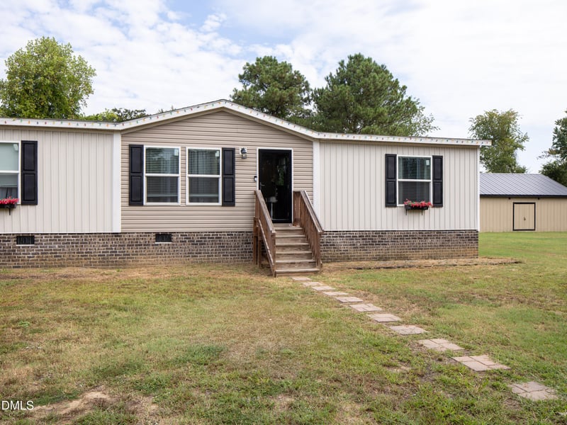 107 Lori Ln, Dunn, NC 28334