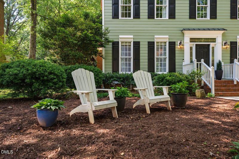 107 Meadowglades Ln, Cary, NC 27518