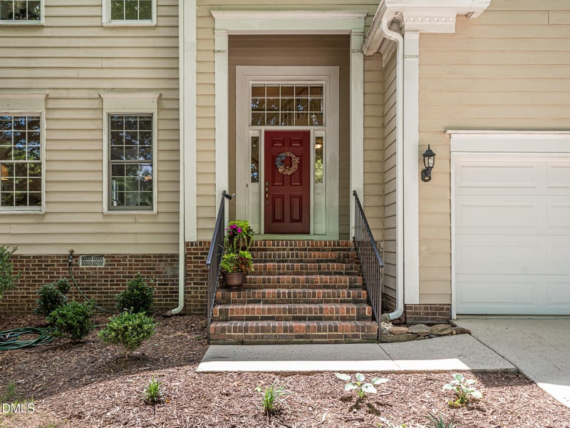 107 Walmsley Ct, Cary, NC 27519
