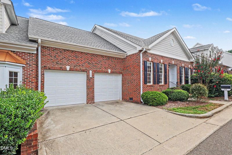 108 Alden Village Ct, Cary, NC 27519