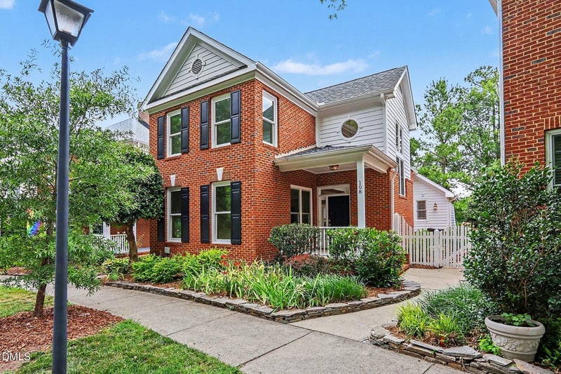 108 Eastgreen Dr, Chapel Hill, NC 27516