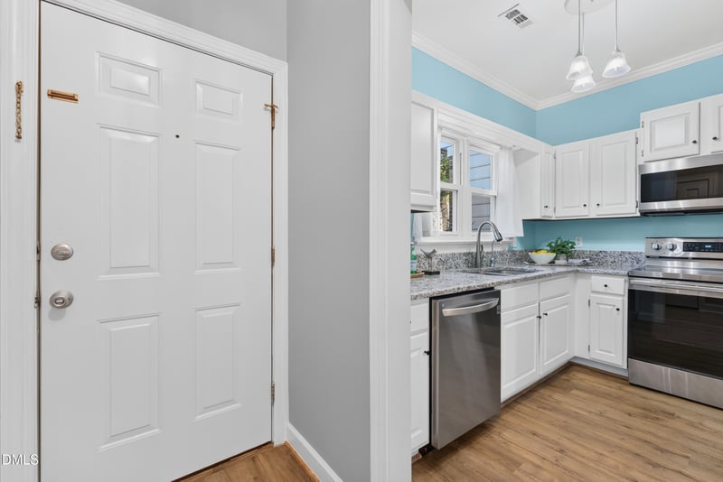 108 Granby Ct, Cary, NC 27511
