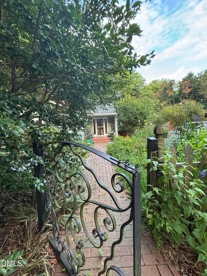 108 Jones St, Chapel Hill, NC 27514