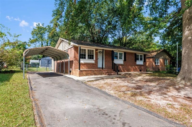 1084 Rulnick St, Fayetteville, NC 28304