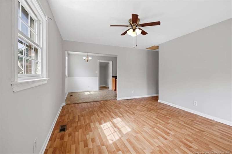 1084 Rulnick St, Fayetteville, NC 28304