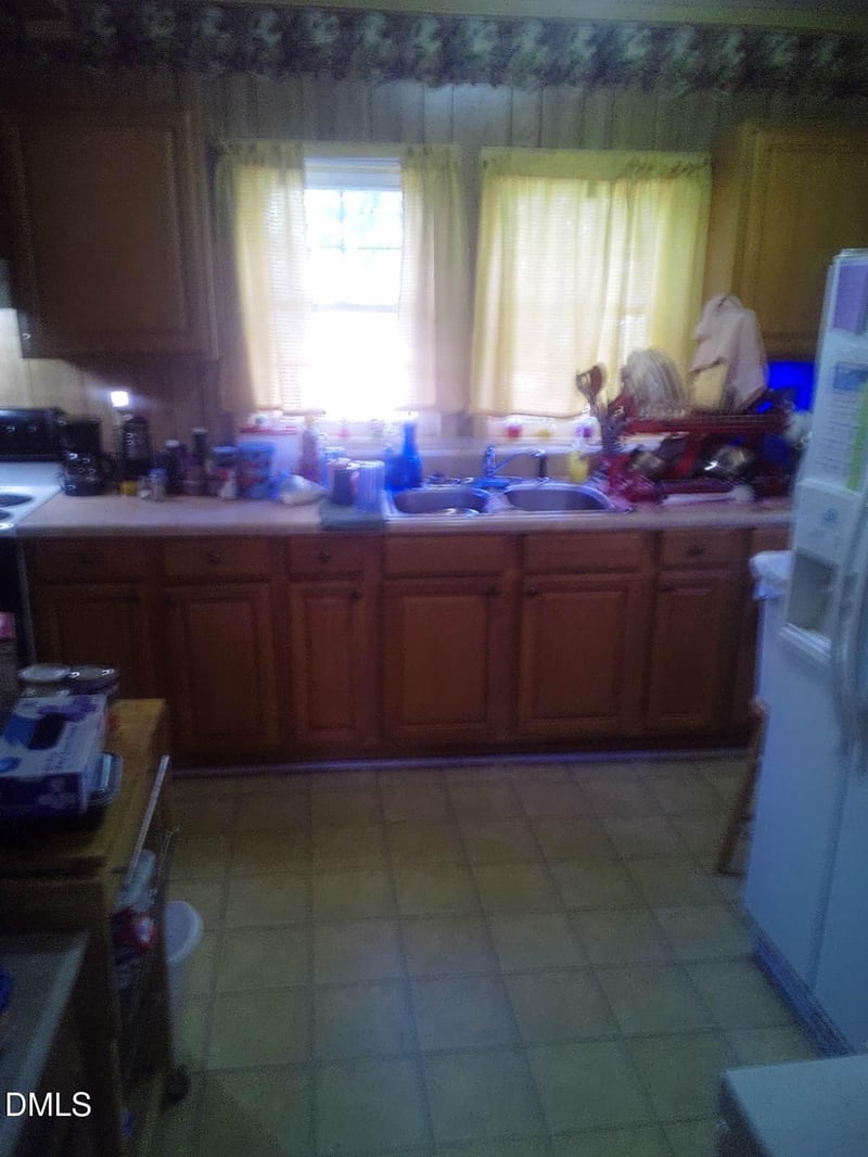 1086 Center St, Fayetteville, NC 28306