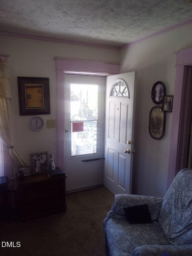 1086 Center St, Fayetteville, NC 28306