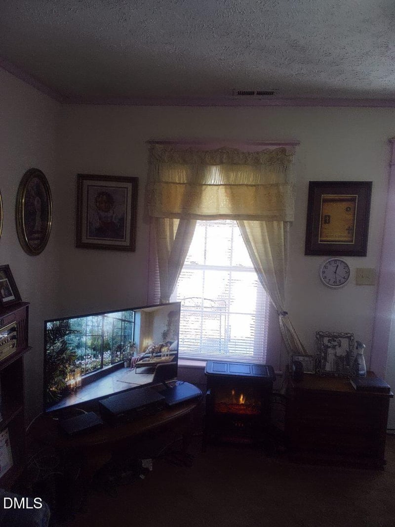 1086 Center St, Fayetteville, NC 28306