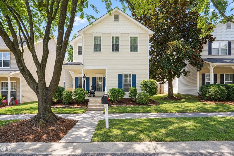 109 Danesway Dr, Holly Springs, NC 27540