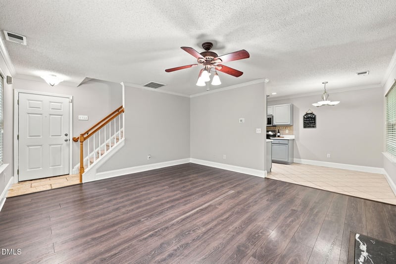 109 Lacombe Ct, Holly Springs, NC 27540