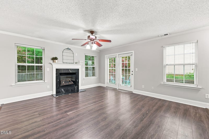109 Lacombe Ct, Holly Springs, NC 27540