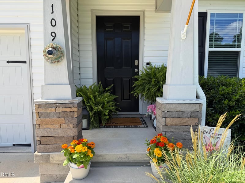 109 Larksdale Cv, Benson, NC 27504