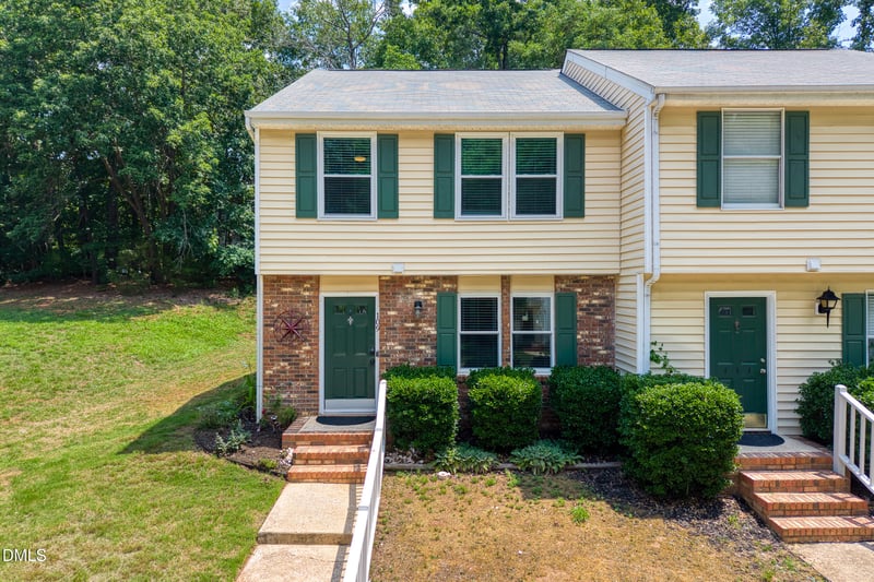 109 Luxon Pl, Cary, NC 27513