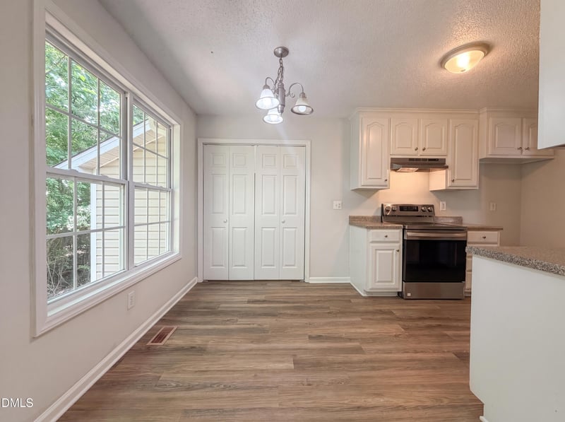 11 N Carolina Ave, Benson, NC 27504